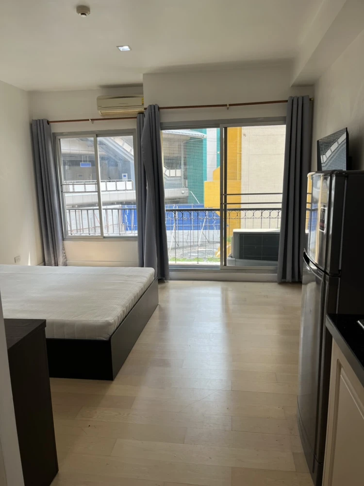 For rent: The Seed Terre Ratchayothin, 4th floor, studio room, fully furnished, ready to move in. Come and reserve now!