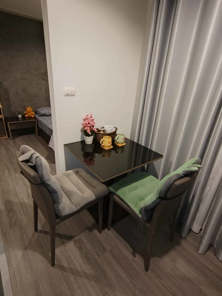 For rent: The Trust @ BTS Erawan, fully furnished, ready to move in, with a wide green area view, Chao Phraya River and sunset. Reserve now!