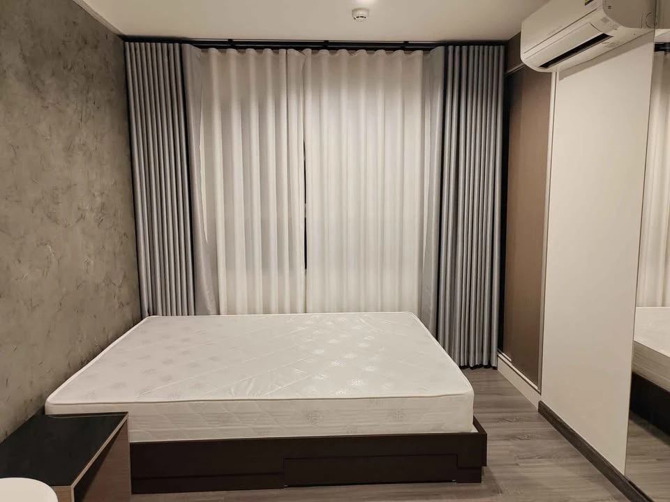 For rent: The Trust @ BTS Erawan, fully furnished, ready to move in, with a wide green area view, Chao Phraya River and sunset. Reserve now!