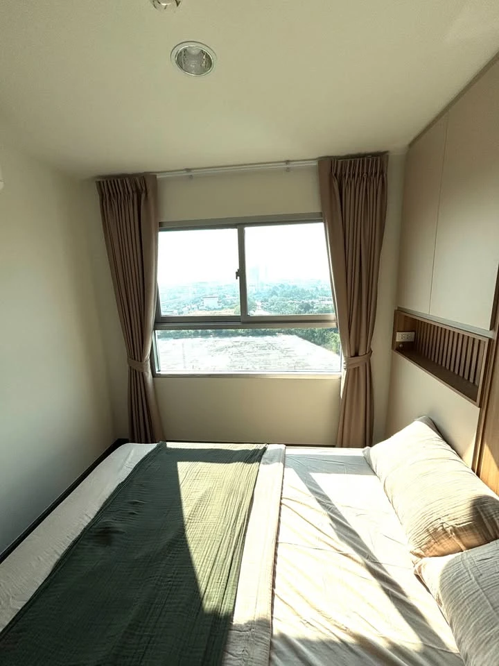 For rent: The Trust @ BTS Erawan, corner room, private, BTS view, excellent built-in decoration, hurry up and grab it now!