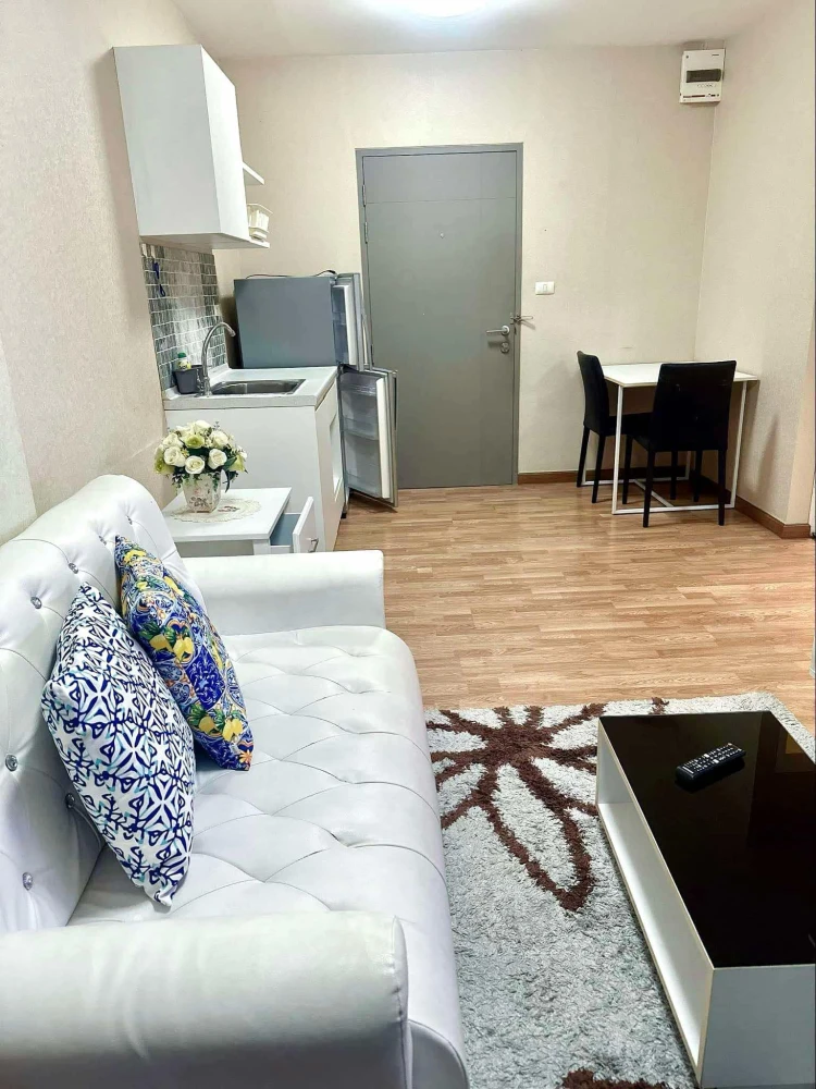 For rent: The Trust Condo, South Pattaya, ready to move in, high floor, fully furnished, book now, good price!!