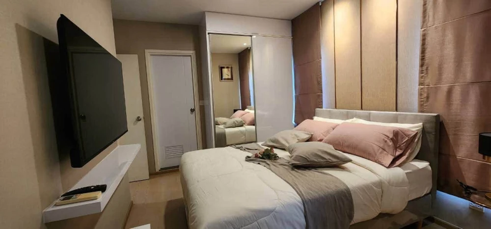 For rent: The Tree Sukhumvit 71-Ekkamai. Corner unit, beautiful, with an unobstructed view. Fully furnished and equipped with appliances—move-in ready