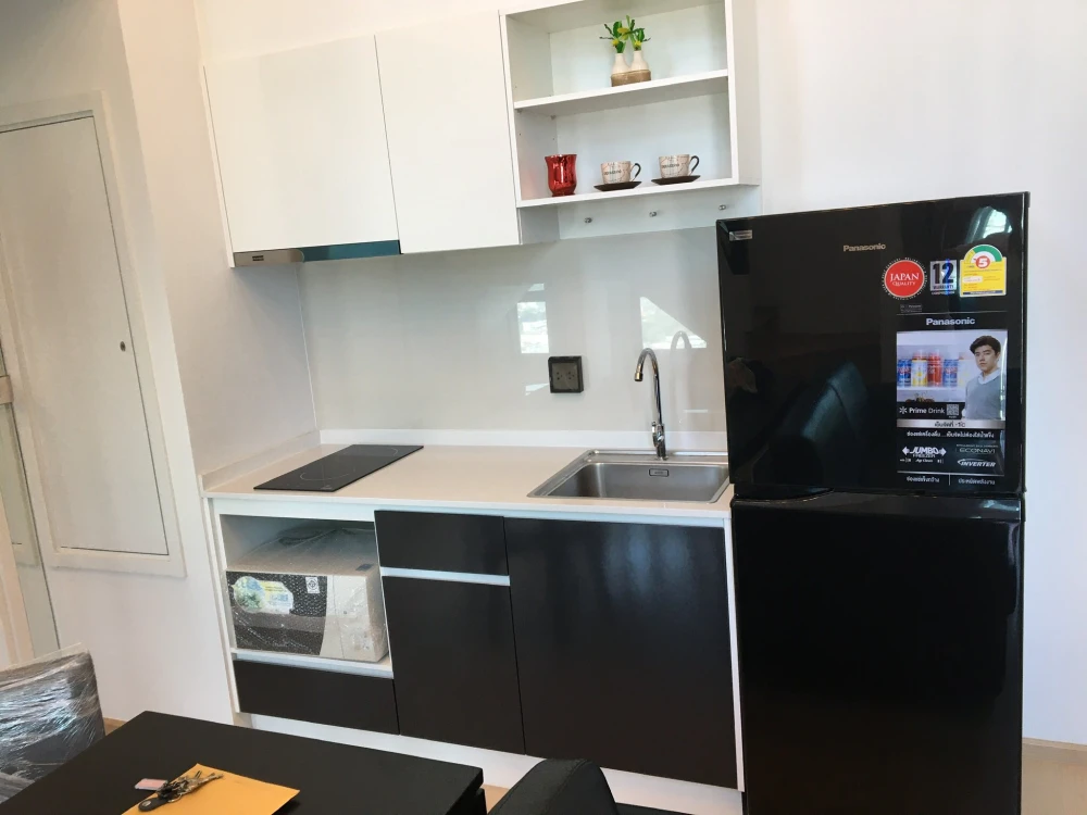 For rent: The Tree Sukhumvit 71-Ekkamai, 5-meter high ceiling, city view from a very high angle, must book now.