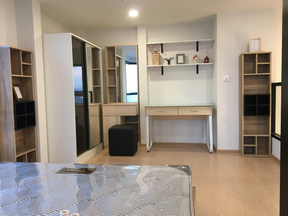 For rent: The Tree Sukhumvit 71-Ekkamai, 5-meter high ceiling, city view from a very high angle, must book now.