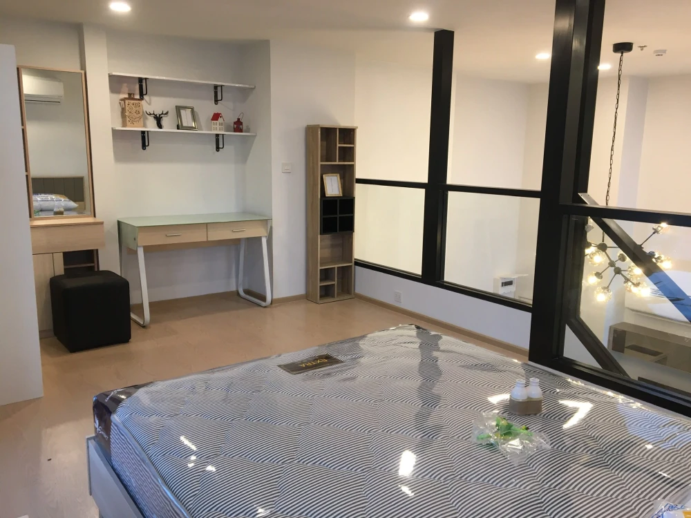 For rent: The Tree Sukhumvit 71-Ekkamai, 5-meter high ceiling, city view from a very high angle, must book now.