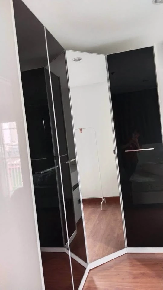 For rent: The Niche Ratchada-Huai Khwang, very spacious room, plenty of usable space, fully furnished, must book.