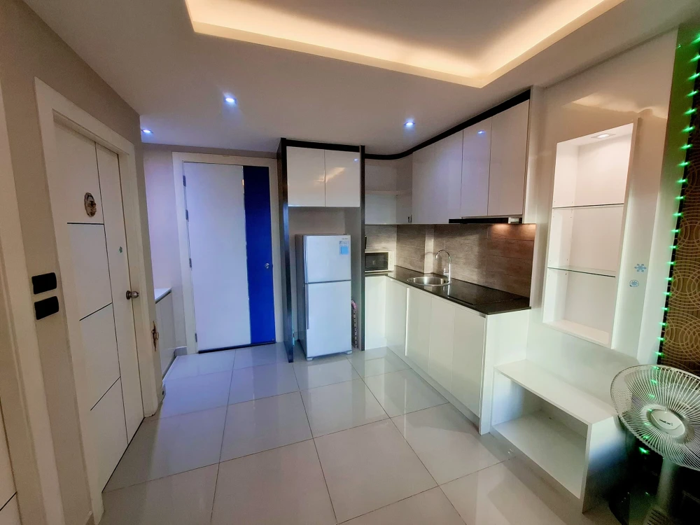 For rent: The Blue Residence, a nice room, well-built-in, just bring your bags++