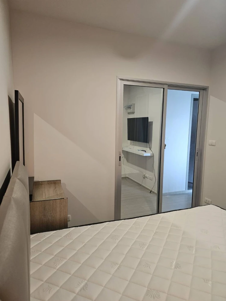 For rent: The Parkland Phetkasem 56, high floor unit, very livable, fully furnished, complete amenities. Book now before it's too late!!!