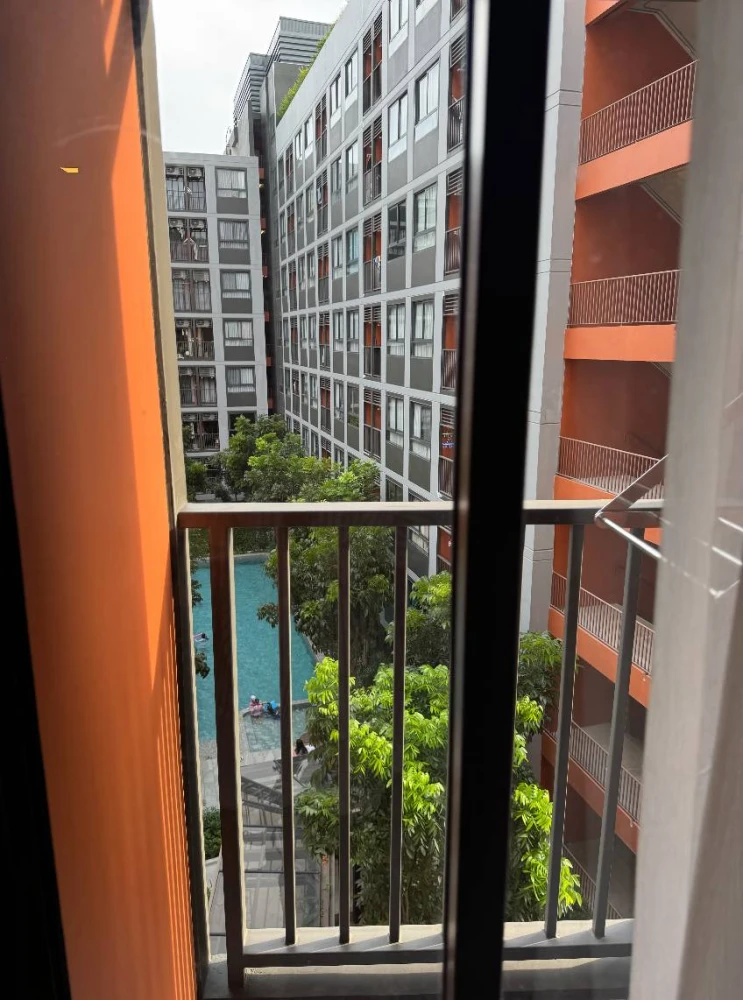 For rent or sell: The Move Bangna, a lovely room with complete furniture and appliances, plus an affordable price. Don't miss out!