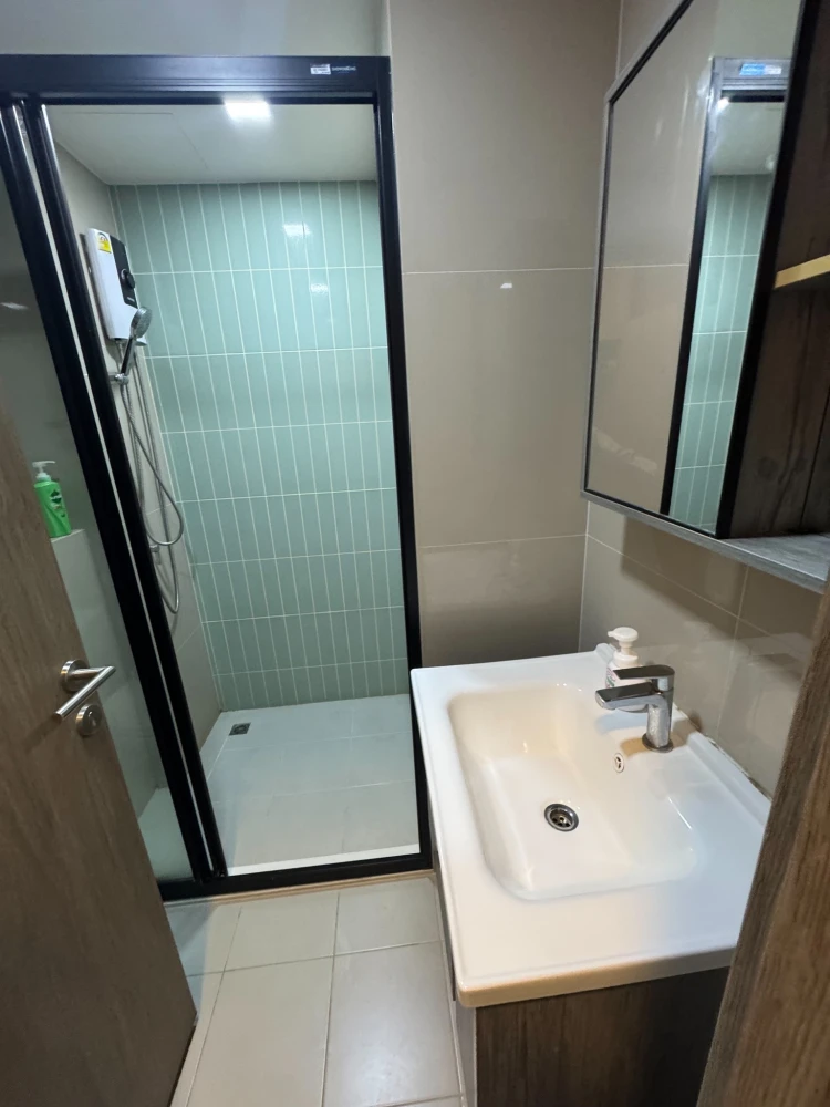 For rent or sell: The Move Bangna, a lovely room with complete furniture and appliances, plus an affordable price. Don't miss out!