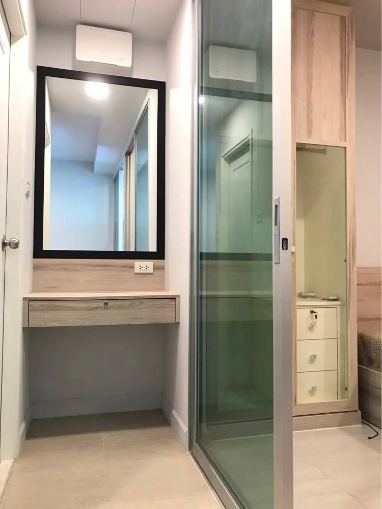 For rent: The Ville Express Ratchayothin, separate room, decorated in a warm style, fully furnished. If you don't book, you'll really miss out.