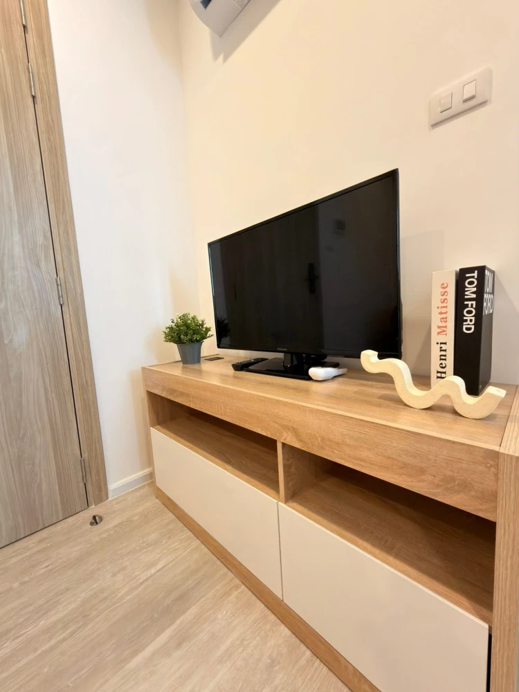 For rent: The Clef Riverline Chao Phraya-Wong Sawang. Nice room, fully furnished. Book now! Don't miss out!