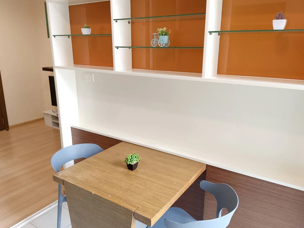 For rent: The Base Chaengwattana, Building A. Unobstructed view (no blockage), overlooking the pool and the BTS Skytrain. Great value! Book now!