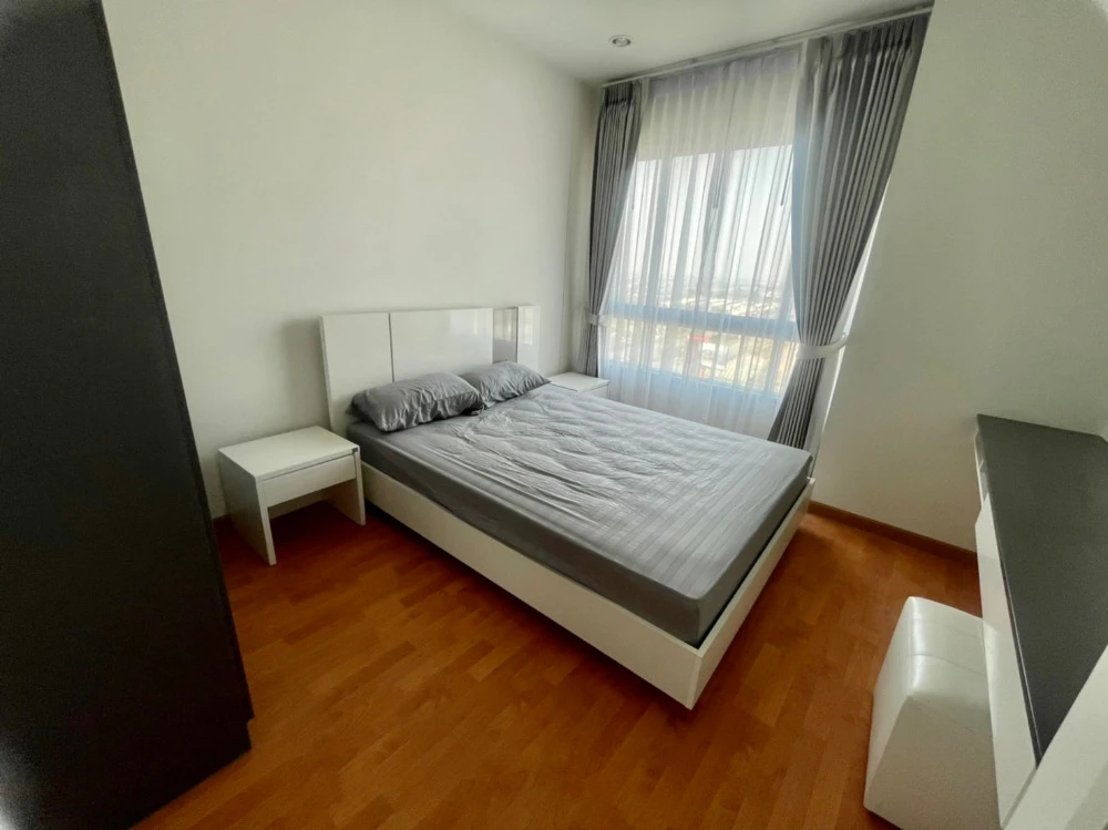 For rent: The President Petchkasem-Bang Khae, high floor, fully furnished, spacious and comfortable room. Reserve now before it's too late.