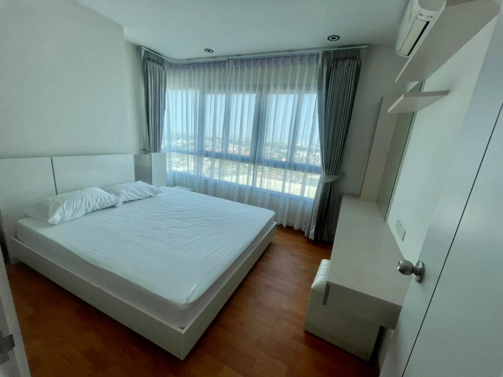 For rent: The President Petchkasem-Bang Khae, high floor, fully furnished, spacious and comfortable room. Reserve now before it's too late.