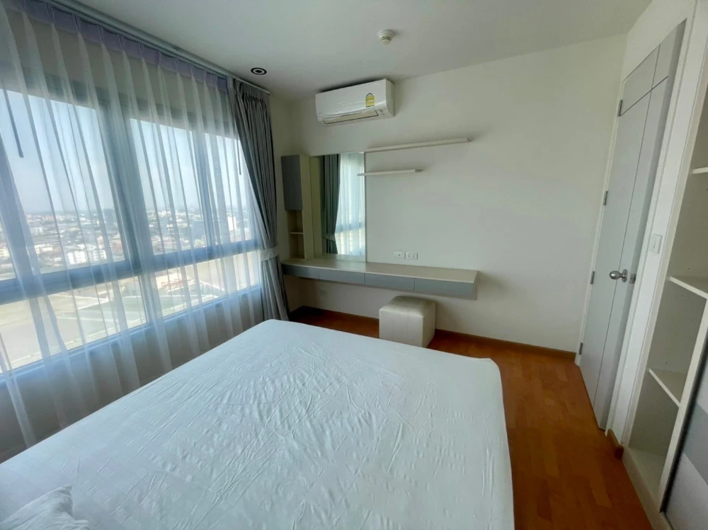 For rent: The President Petchkasem-Bang Khae, high floor, fully furnished, spacious and comfortable room. Reserve now before it's too late.