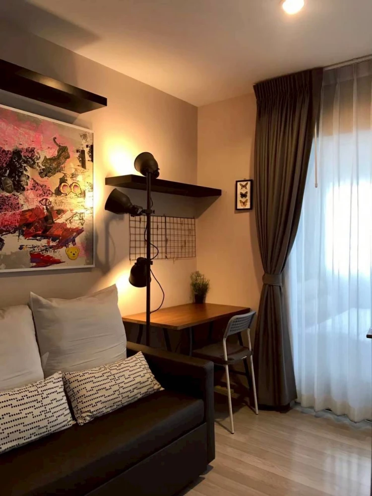 For rent: The Privacy Ladprao-Sena, city view, behind the market, 7th floor, near the fire exit, very worth booking.