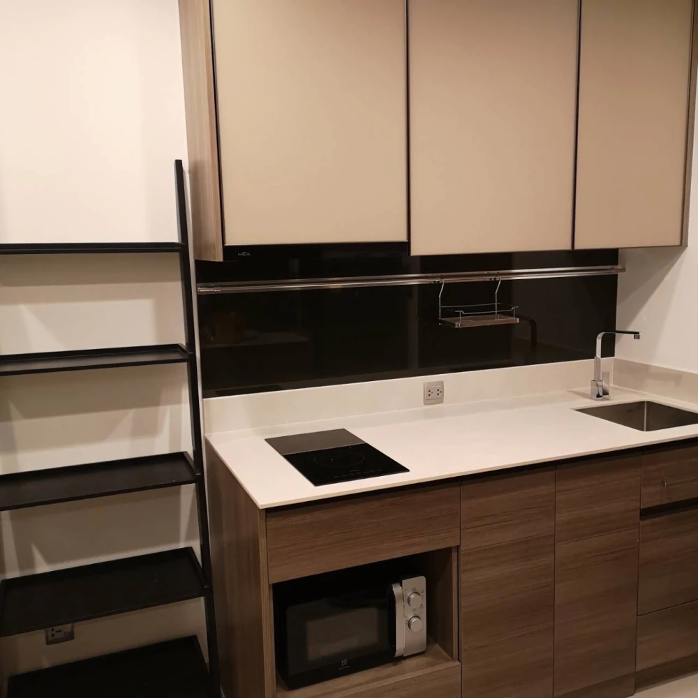 For rent: The Line Phahon-Pradipat, 34th floor, very high, fully furnished, complete with appliances, ready to move in.