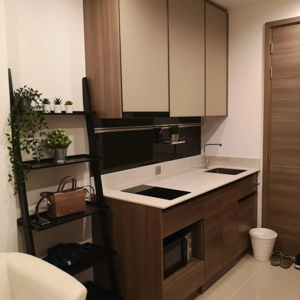 For rent: The Line Phahon-Pradipat, 34th floor, very high, fully furnished, complete with appliances, ready to move in.