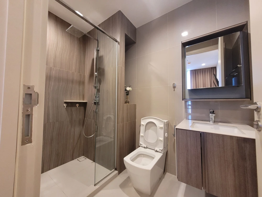 For rent: The Line Phahonyothin-Pradipat, room on the 30th floor, highest floor, fully furnished + appliances, ready to move in.