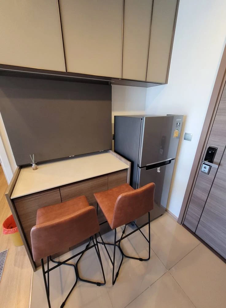 For rent: The Line Phahonyothin-Pradipat, room on the 30th floor, highest floor, fully furnished + appliances, ready to move in.