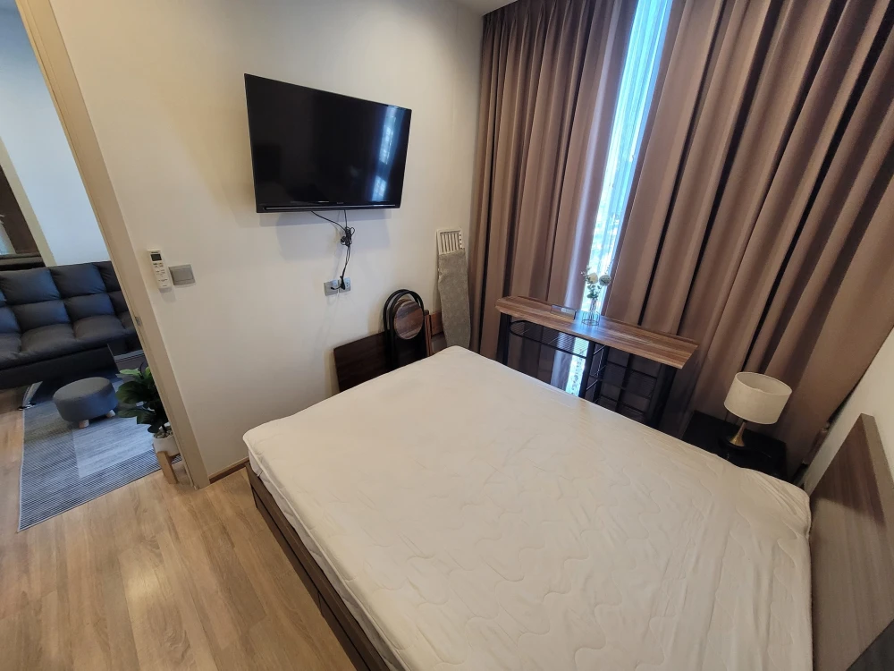 For rent: The Line Phahonyothin-Pradipat, room on the 30th floor, highest floor, fully furnished + appliances, ready to move in.