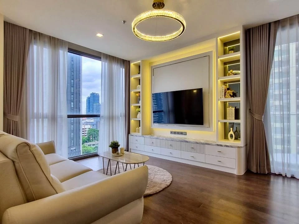 For rent, The Line Ratchawithi, a luxuriously decorated room, well-built-in furniture, high floor, spacious and comfortable, just bring your bags+++