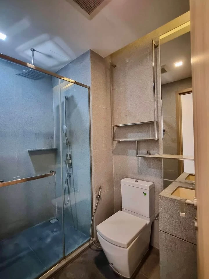 For rent, The Line Ratchawithi, a luxuriously decorated room, well-built-in furniture, high floor, spacious and comfortable, just bring your bags+++