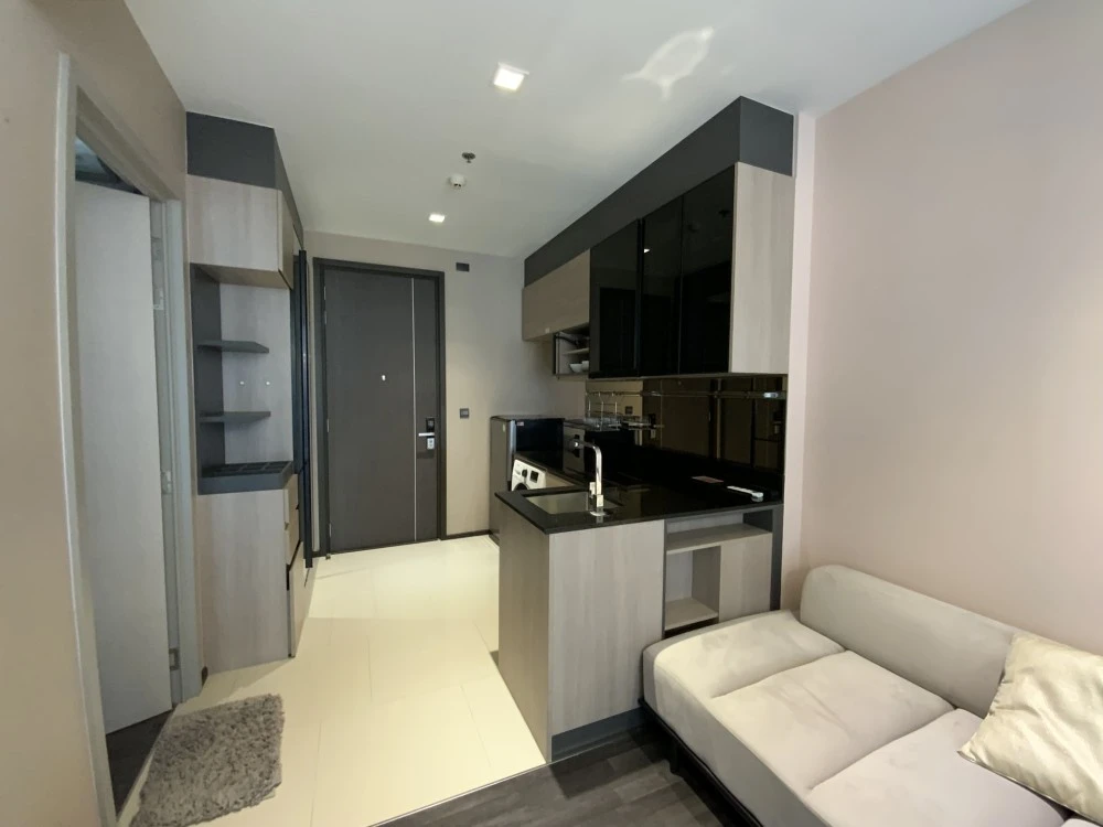 For rent: The Line Asoke Ratchada, fully furnished, very comfortable, just bring your bag and move in.