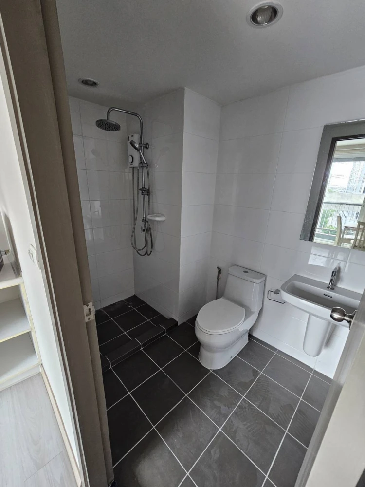 For rent: Tempo Quad Phahonyothin-Saphan Mai, 6th floor, fully furnished, super comfortable bed. Hurry and reserve now!