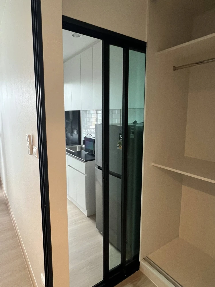 For rent: Terra Residence. The room is quiet, soundproofed from outside, no noise disturbances. Complete electrical appliances. Can move in immediatel