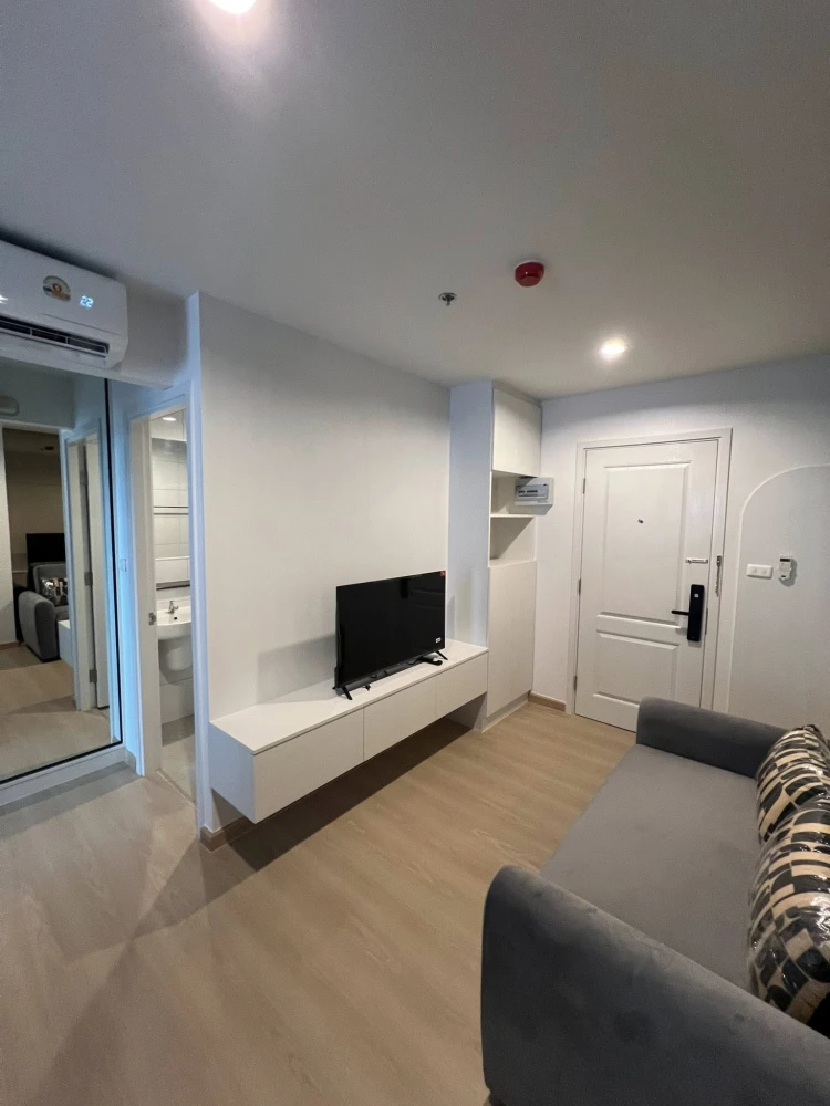 For rent: Terra Residence. The room is quiet, soundproofed from outside, no noise disturbances. Complete electrical appliances. Can move in immediatel