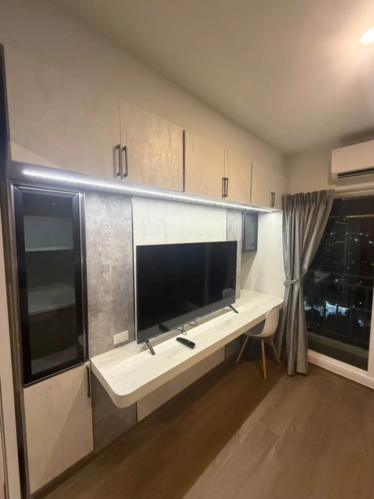 For Rent: Place 168 Pinklao, Building C, 20th floor (very high floor). Stylishly decorated and incredibly inviting—book now!