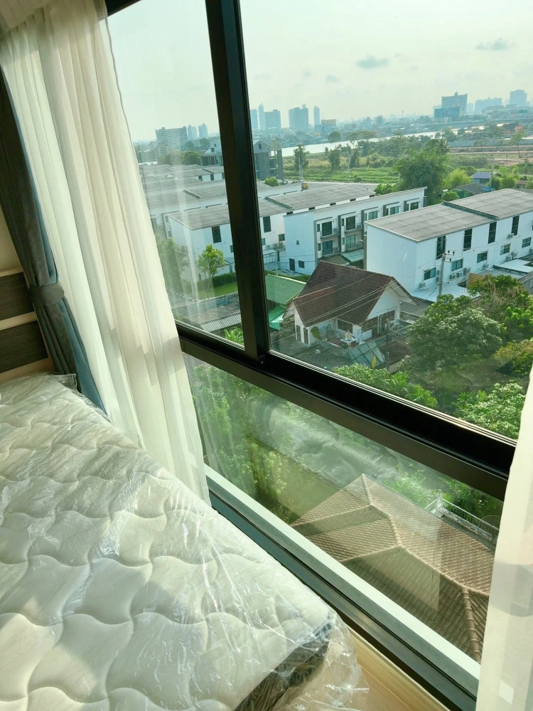 For rent: Plein Plein Condo Rama 5 - Ratchaphruek. 2 rooms, 8th floor, beautiful view of the Chao Phraya River, cool breeze. Don't miss out!