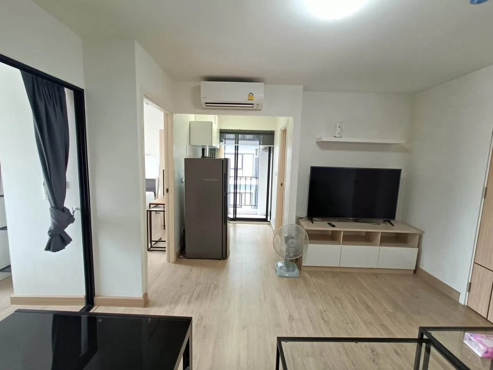For rent: Plearn Plearn Condominium Rangsit-Workpoint 1, corner room with privacy, lots of usable space, book now.