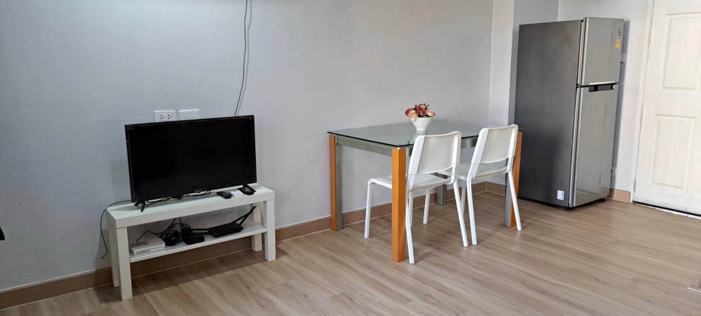 For rent, First Tower, fully furnished, don't wait, first come first served.