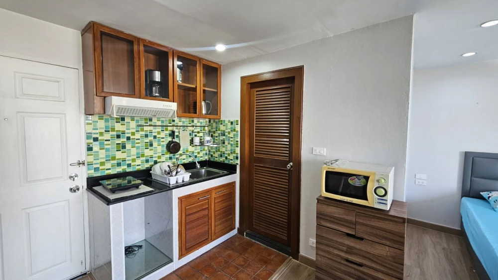 For rent, First Tower, fully furnished, don't wait, first come first served.