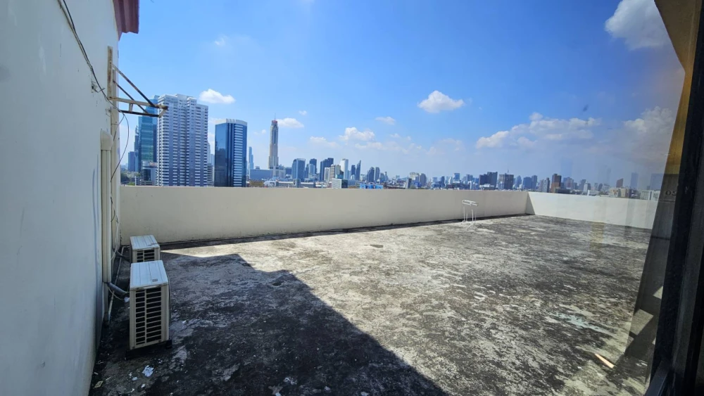 For rent, First Tower, fully furnished, don't wait, first come first served.