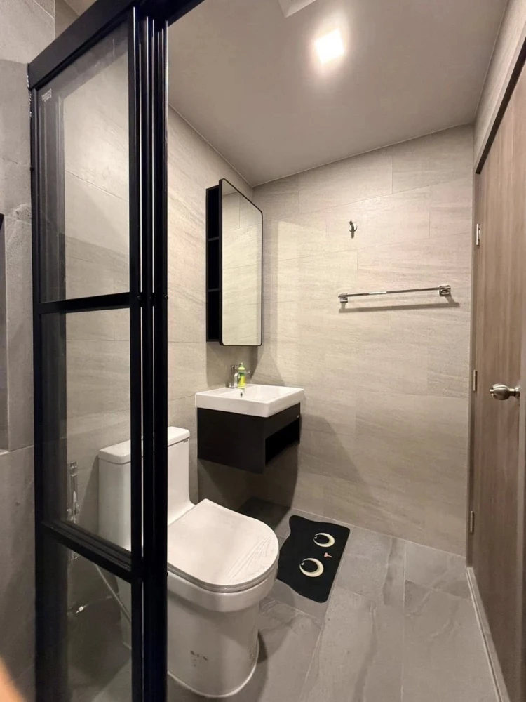 For rent: Metris District Ladprao, 8th floor (next to the garden), good ventilation, pets allowed. A must-have for animal lovers!