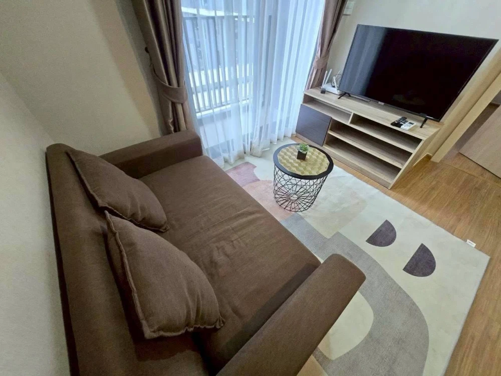 For rent: Metris Rama 9-Ramkhamhaeng condo, pet-friendly, ready to move in, fully furnished with appliances.