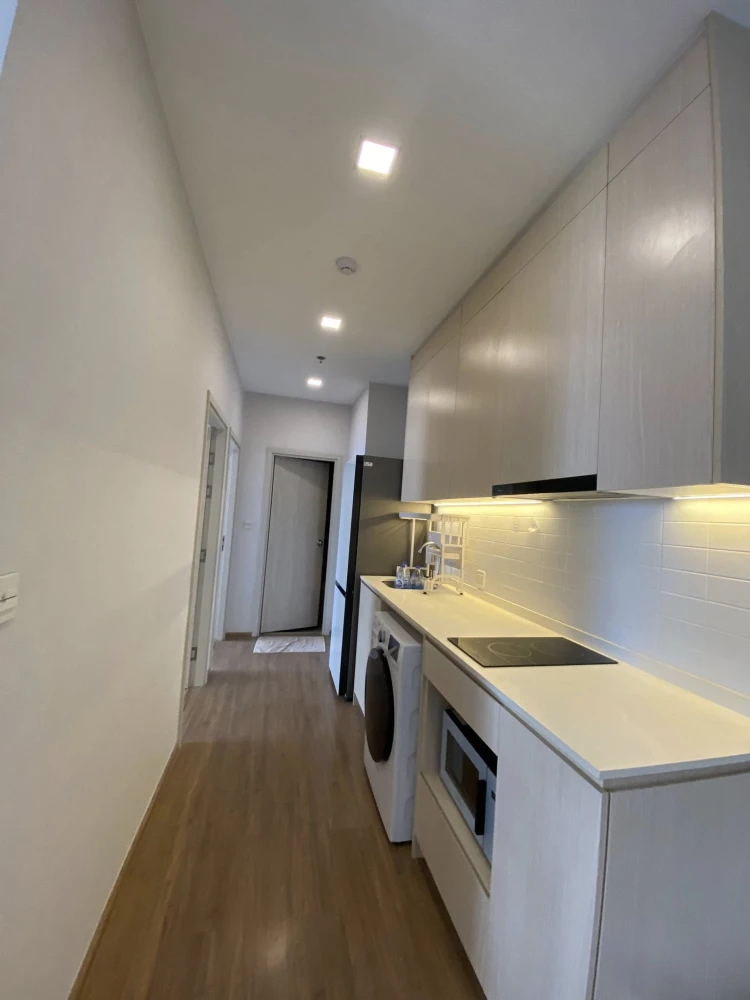 For rent: Metris Rama 9-Ramkhamhaeng, corner room, 28th floor, very high, ready to move in.