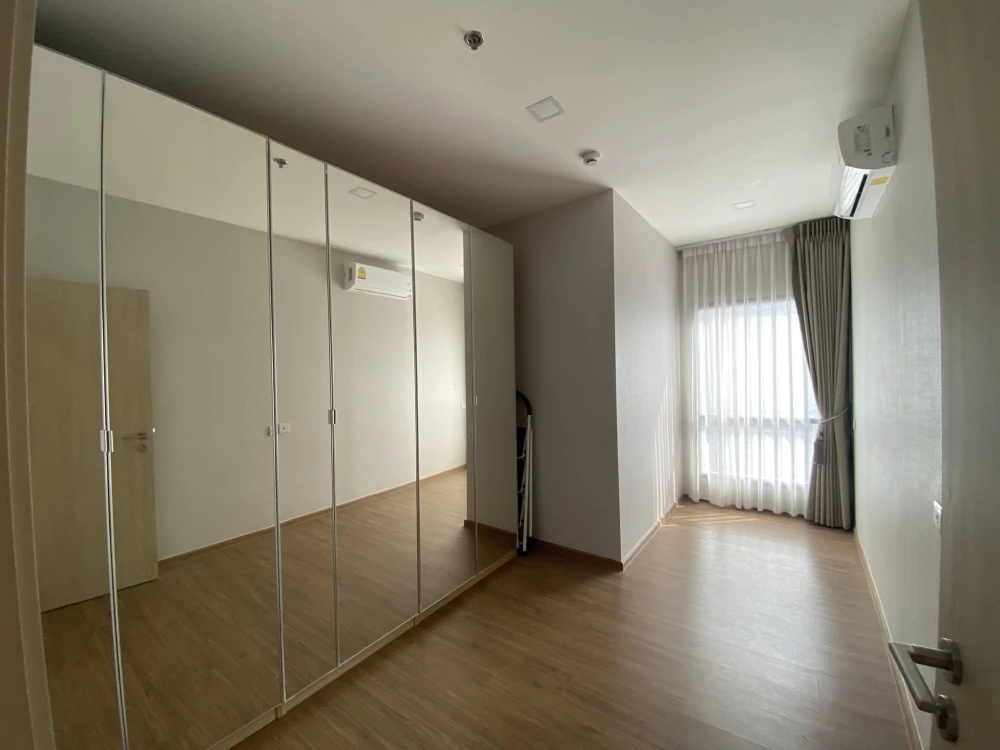 For rent: Metris Rama 9-Ramkhamhaeng, corner room, 28th floor, very high, ready to move in.