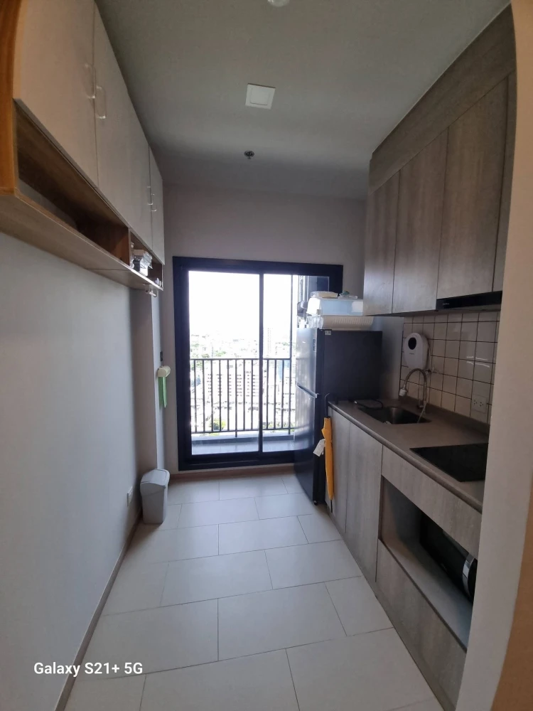 For rent: Metris Pattanakarn-Emai, ready-to-move-in unit with complete amenities. Book yours today! Don't miss out!