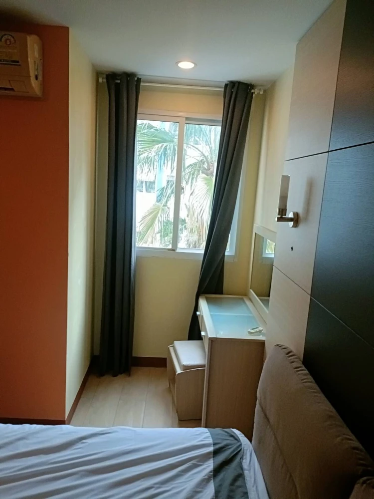 For rent, Metro Park, Sathorn, 1bed, pack your bags, you can move in. Great pool view balcony, urgent rent