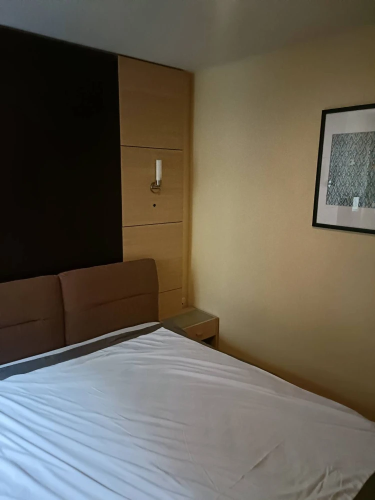 For rent, Metro Park, Sathorn, 1bed, pack your bags, you can move in. Great pool view balcony, urgent rent