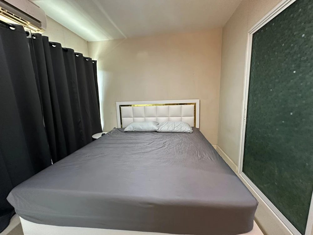 For rent: Metro Park Sathorn, corner unit, 1st floor. Spacious room at an unbeatable price. Book now to secure your unit!