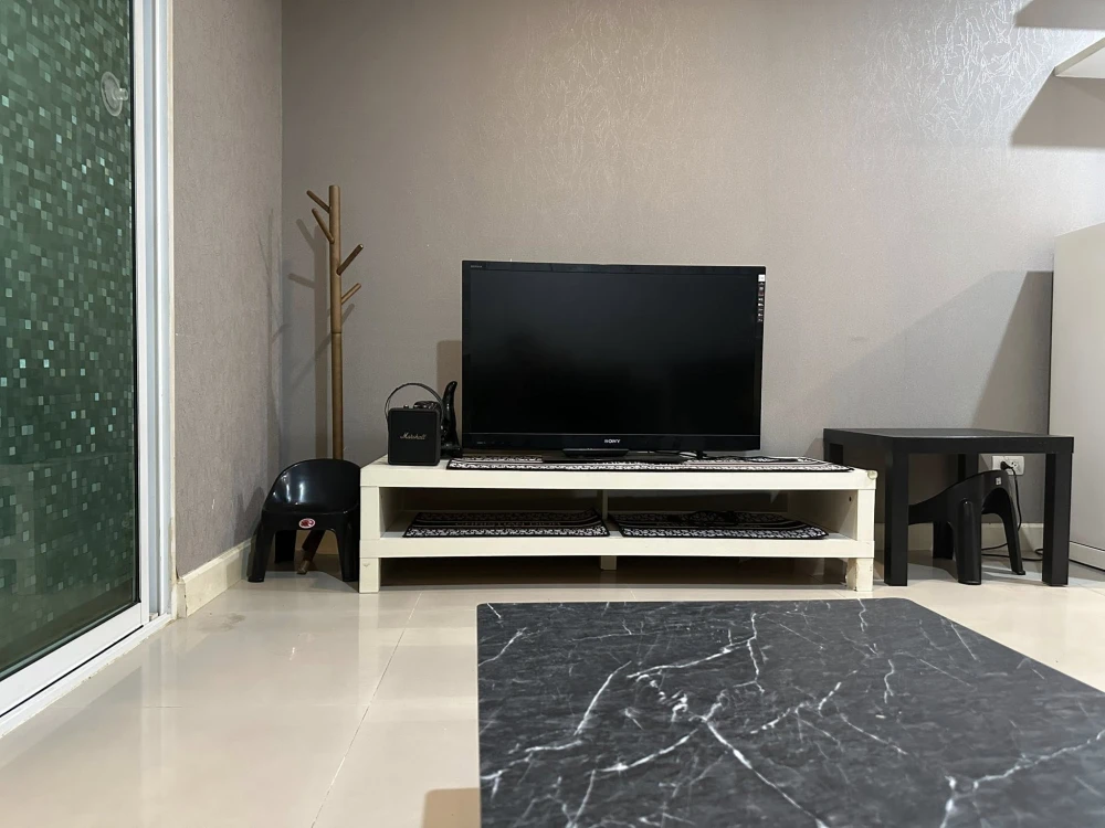 For rent: Metro Park Sathorn, corner unit, 1st floor. Spacious room at an unbeatable price. Book now to secure your unit!