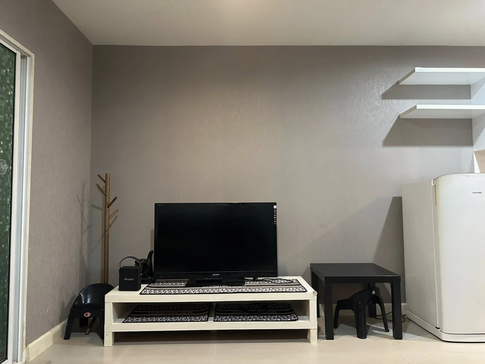 For rent: Metro Park Sathorn, corner unit, 1st floor. Spacious room at an unbeatable price. Book now to secure your unit!