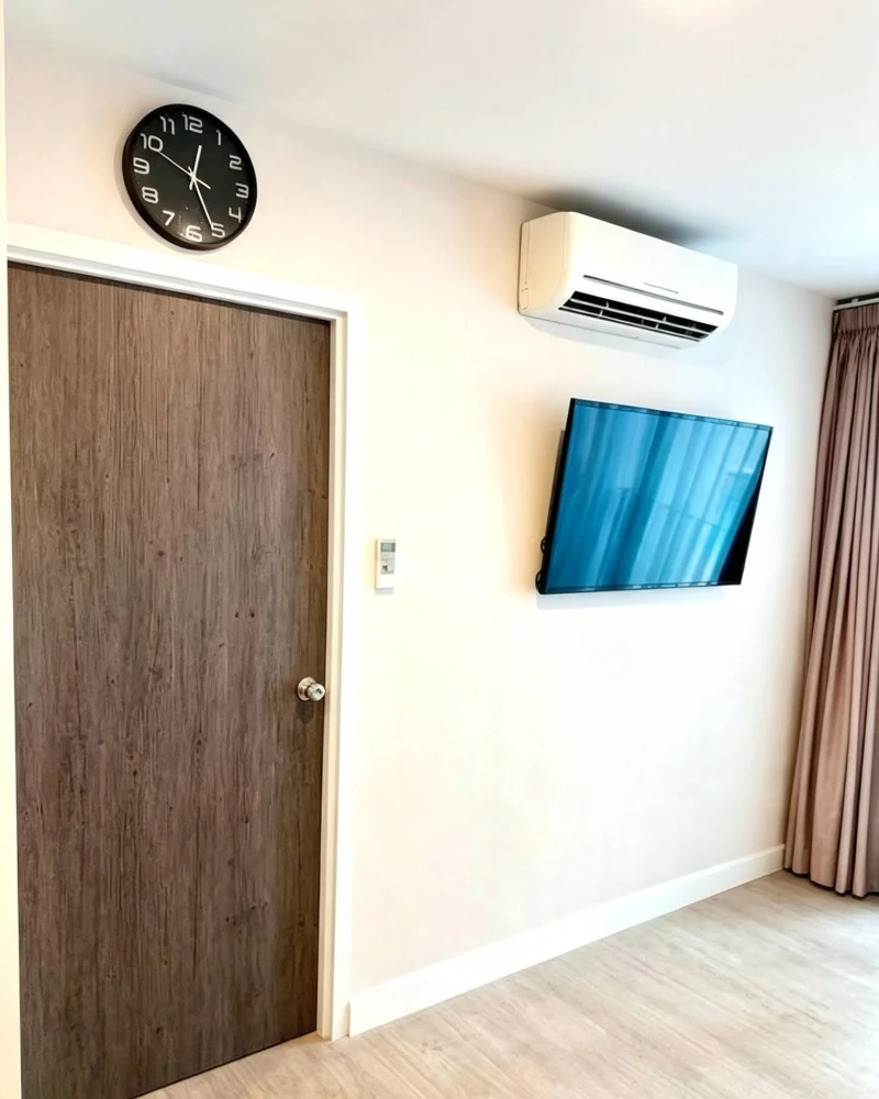 For Rent: Metro Luxe Riverfront Rattanathibet – Ready to move in. Stunning "million-dollar" view. Ground-floor unit (1st floor) right next to the swim