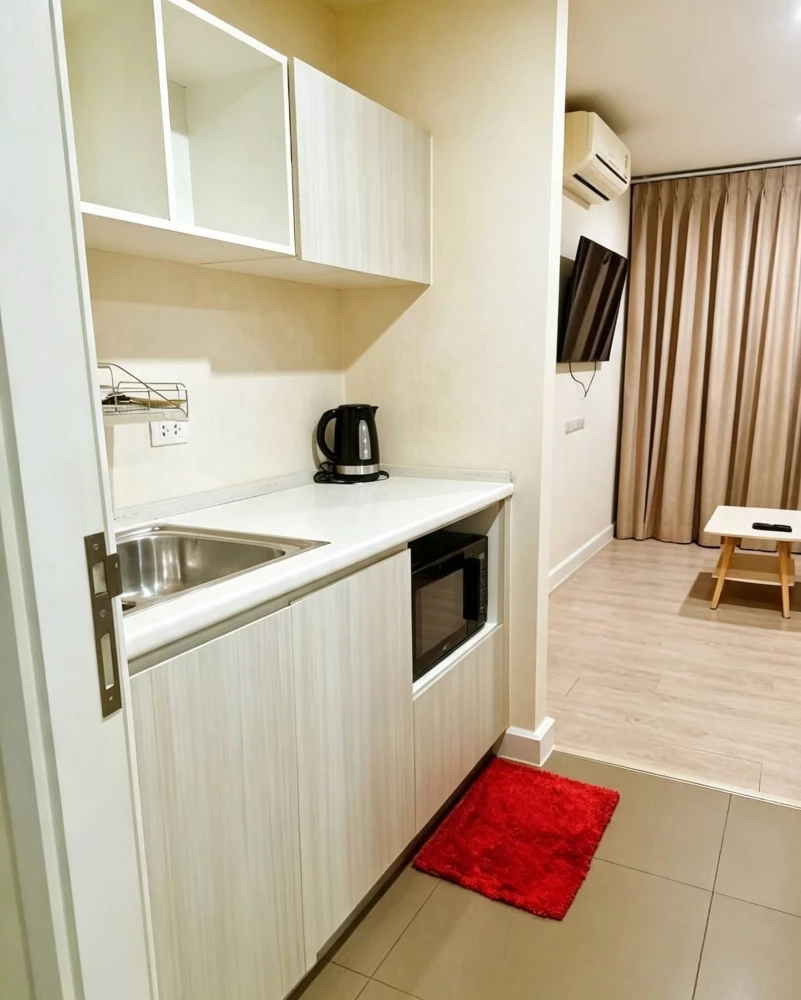 For Rent: Metro Luxe Riverfront Rattanathibet – Ready to move in. Stunning "million-dollar" view. Ground-floor unit (1st floor) right next to the swim